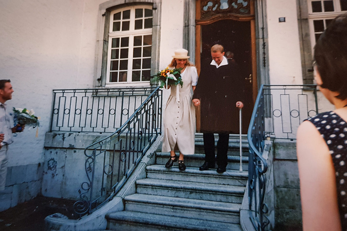 Hochzeitspaar vor Haus Basten in Geilenkirchen