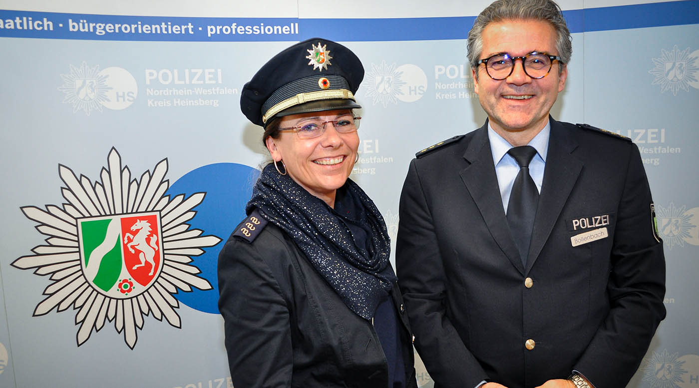 Daniela Ritzerfeld und Polizeidirektor Andreas Bollenbach